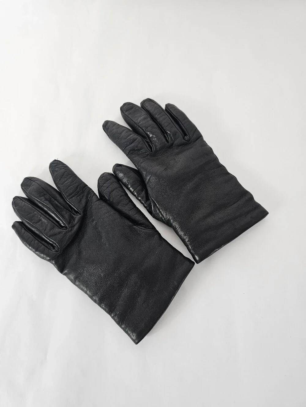 Bloomingdale's Classic Black Leather Gloves With Cashmere Lining Size 7 Timeless